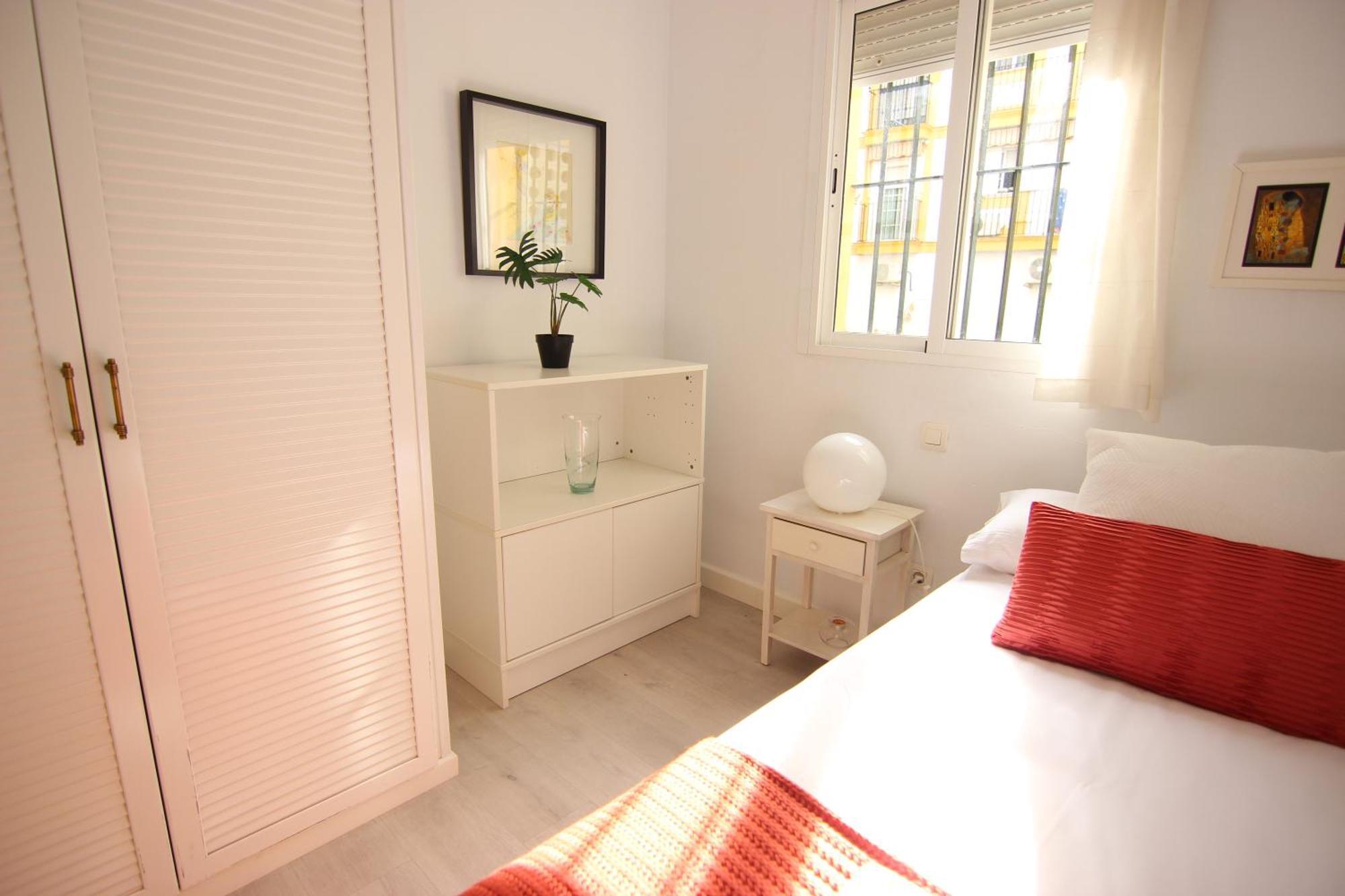 Rentalsevilla Espacioso Apartamento En La Alameda De Hercules Con Parking Extérieur photo